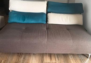 Divano con poggiatesta sfoderabili