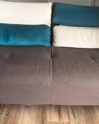 Divano con poggiatesta sfoderabili