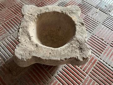 Mortaio antico in pietra bianca – Arredo rustico