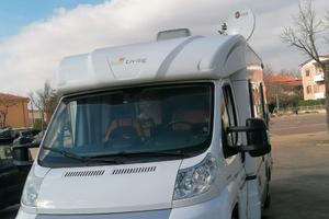 Camper semintegrale ADRIA