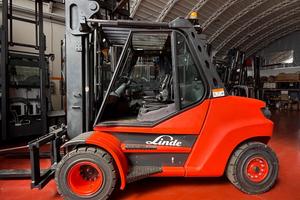 Carrelli elevatori. Muletti