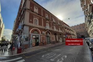 Via Cavour ang.Via D'Acquino plurivani s.ascensore