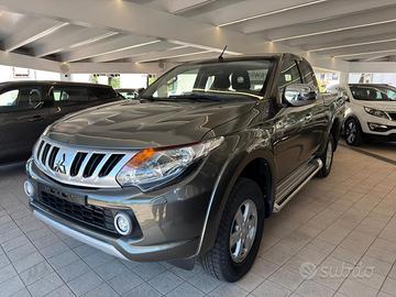 L200 ClubCab 2.4 DI-D 154cv Invite 4wd Super Selec