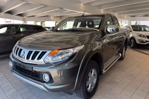 L200 ClubCab 2.4 DI-D 154cv Invite 4wd Super Selec