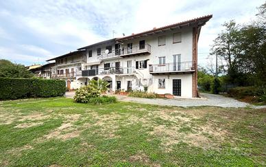 Casa indipendente a Pavone Canavese 8 locali