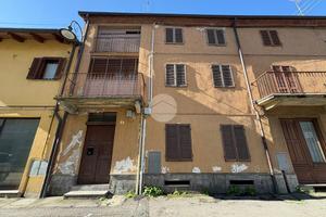 CASA SEMINDIPENDENTE A CUORGNÈ