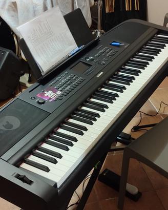TASTIERA PIANO DIGITALE YAMAHA DGX-670