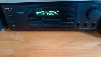 Onkyo . sintoamplificatore stereo.. perfettamente 