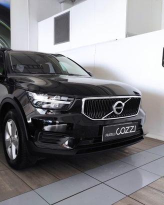VOLVO XC40 (2017-->) - XC40 T2 Geartronic Momentum