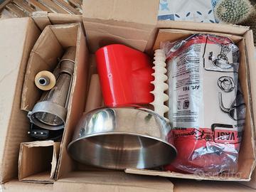 Macchina passapomodoro