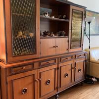 Credenza con tavolo tondo