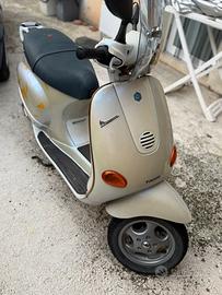Vespa et4