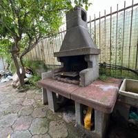Barbecue in cemento prefabricato