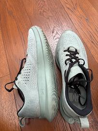 Under armour velocity 4