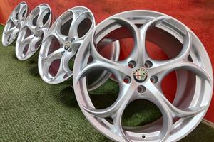 Cerchi Alfa Romeo Giulia Originali 8Jx19 - 9Jx19