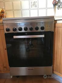 Cucina con forno