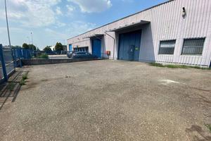 Immobile di 330 m² con 2 locali a San Zeno Navigli