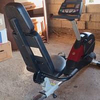 cyclette reclinata con panca pesi combinata