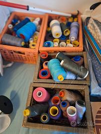 filati di diversi colori