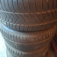 treno di gomme e cerchi porsche  macan 