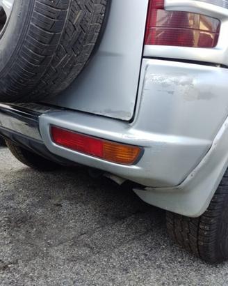Paraurti posteriore MITSUBISHI PAJERO del 2000