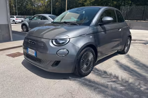 Fiat 500e 3+1 42 kWh Icon