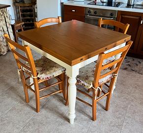 Tavolo shabby allungabile + 4 sedie impagliate