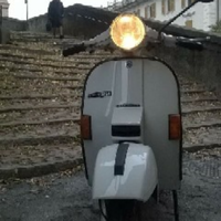 Vespa PX125E arcobaleno a Genova