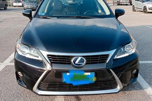 Auto Lexus  ct200h