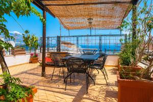 3 LOCALI A GAETA