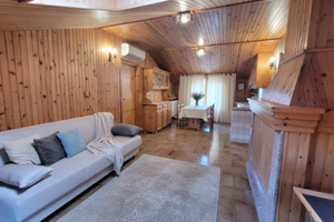 Appartamento GARBINO: Trilocale con Piscina