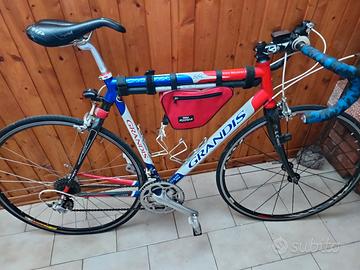 bici grandis in carbonio...taglia 54/55. con grupp