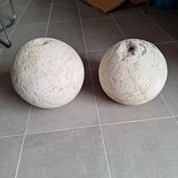 sfere in marmo antiche