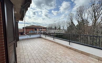 ATTICO ALL'ULTIMO PIANO CON TERRAZZO