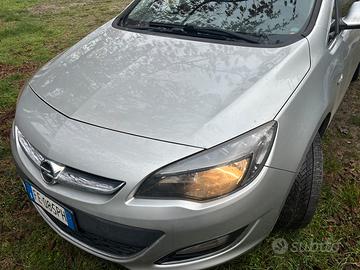 Auto opel astra