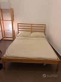 Letto in legno alla francese con doghe e materasso