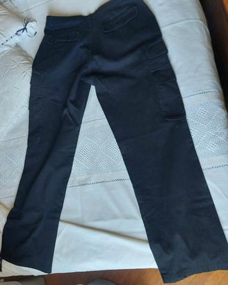 pantaloni neri con tasche 