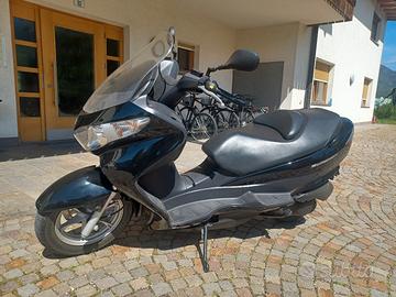 scooter suzuki burgmann 200