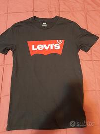 T-shirt Levi's