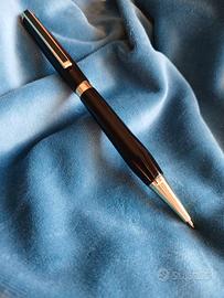Penna da collezione nera