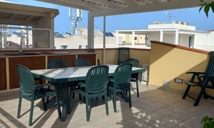 Bilocale fronte spiaggia