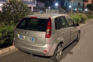 Macchina brutta