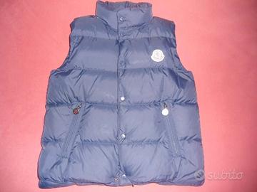 Smanicato gilet moncler con certilogo