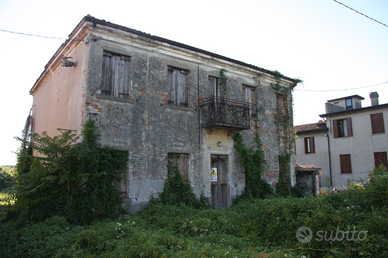 VILLINO LIBERTY DI INIZI NOVECENTO sito a MIRA (VE
