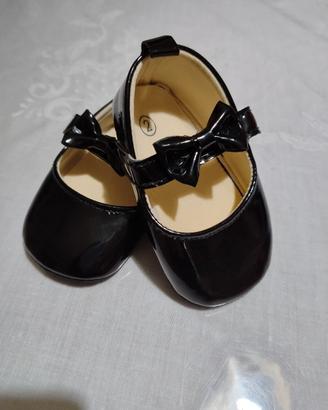 Scarpine Neonata Vernice Nera con Fiocco - Misura 