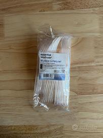 Set di 18 posate in plastica