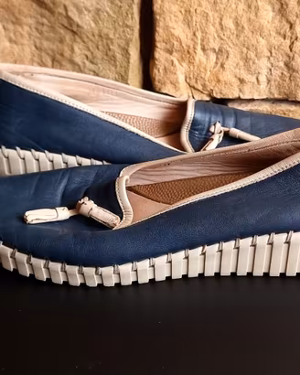 Scarpe in pelle con comodo tacco a zeppa ,40