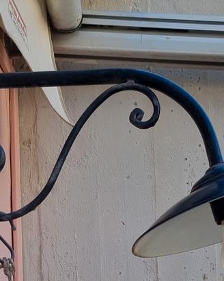 Lampada a braccio da parete
