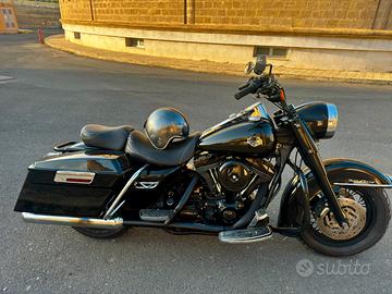 Harley-Davidson Road King  1450 total black