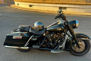 Harley-Davidson Road King  1450 total black